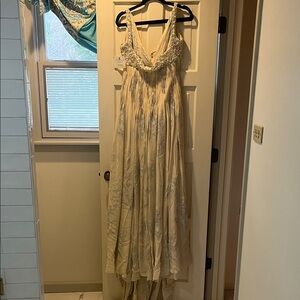 Chic Cream Floral Maxi Dress